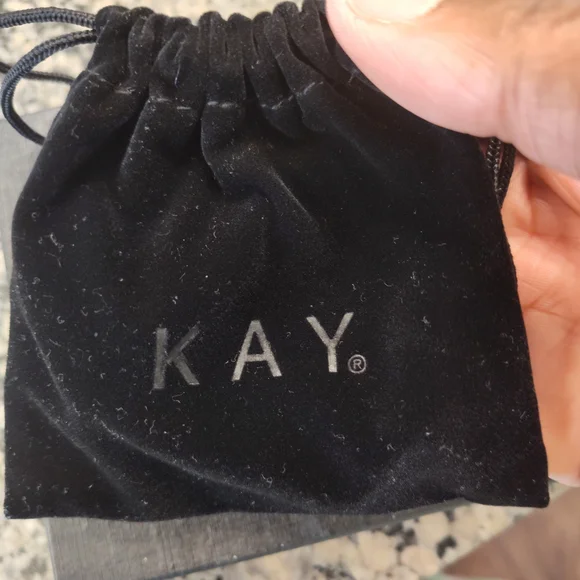 Gold Heart Pendant Necklace - Picture 3 of 3